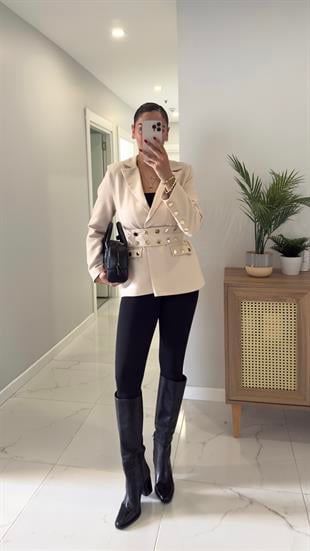 Desla Bej Çıtçıt Detaylı Kuşaklı Blazer Ceket