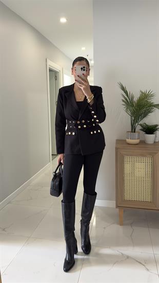 Desla Siyah Çıtçıt Detaylı Kuşaklı Blazer Ceket