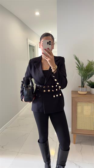 Desla Siyah Çıtçıt Detaylı Kuşaklı Blazer Ceket