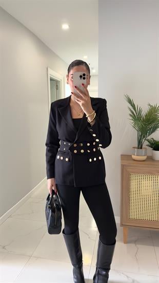 Desla Siyah Çıtçıt Detaylı Kuşaklı Blazer Ceket