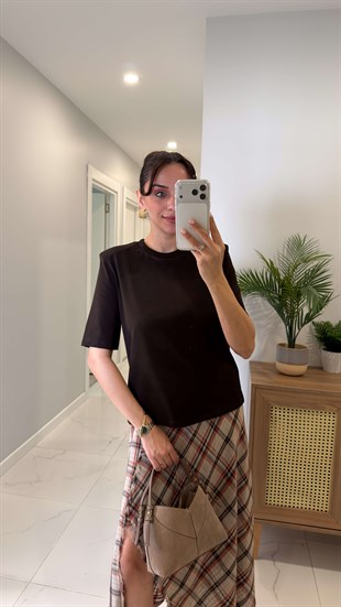 Diella Kahve Vatkalı Kısa Kollu Tişört