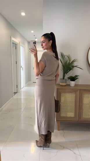 Dilvin Elas Koyu Vizon Asimetrik Yaka Kemerli Triko Elbise