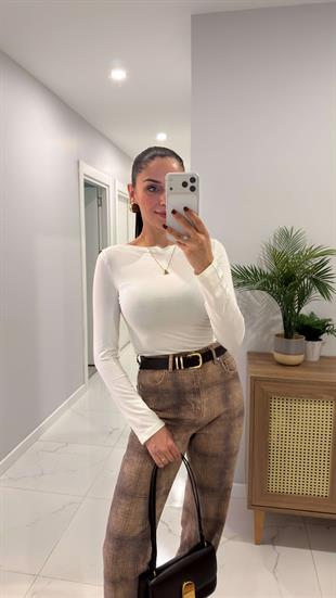 Dilvin Peri Ekru Kayık Yaka Bluz