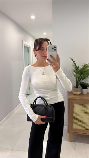 Dilvin Rebeca Ekru Büzgülü Kayık Yaka Bluz
