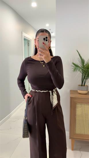 Dilvin Rebeca Koyu Kahve Büzgülü Kayık Yaka Bluz