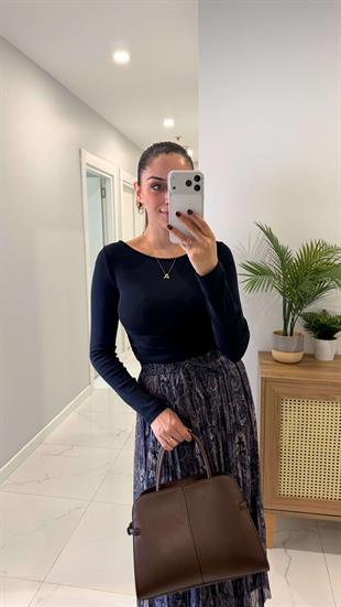 Dilvin Rebeca Lacivert Büzgülü Kayık Yaka Bluz