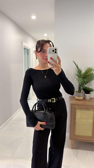 Dilvin Rebeca Siyah Büzgülü Kayık Yaka Bluz