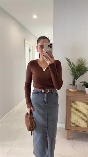 Dunsa Kahve V Gold Toka Detaylı Triko