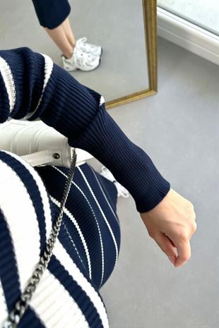 Lacivert Çizgi Detaylı Dik Yaka Triko Elbise
