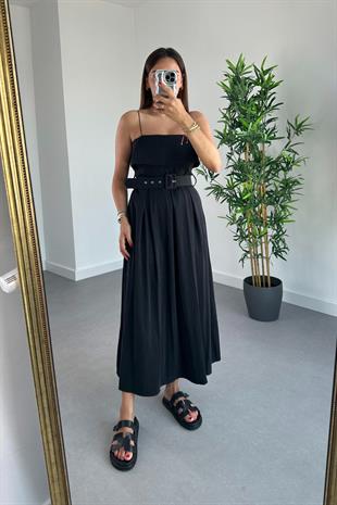 Mng Siyah İnce Askılı Yaka Detaylı Kemerli Elbise