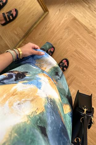 Norwi Beyaz Biyeli Batik Desenli Elbise