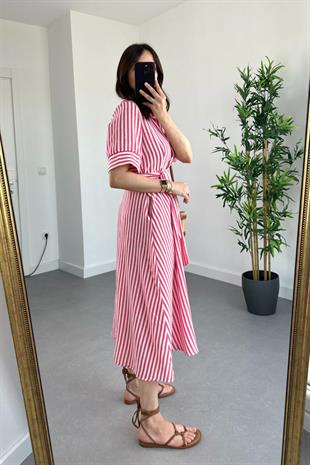 Pembe Beyaz Çizgi Detaylı Kuşaklı Elbise
