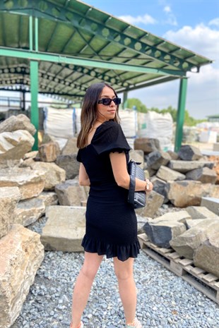 Siyah Büzgülü Elbise 
