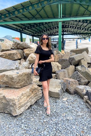 Siyah Büzgülü Elbise 