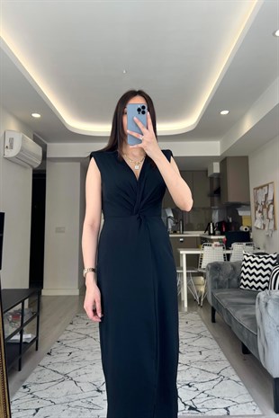 Siyah Önü Düğümlü Vatkalı Elbise