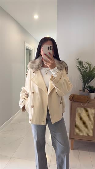 Elisa Krem Yakası Kürk Detaylı Trençkot