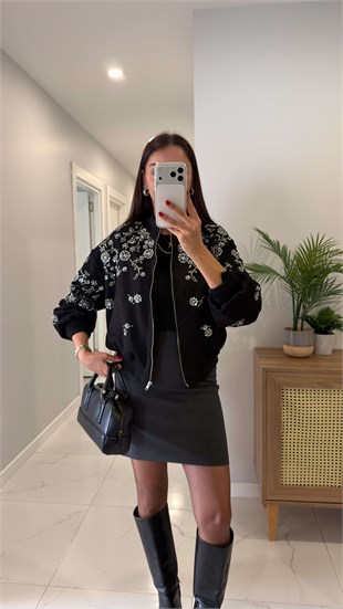 Erista Siyah Boncuk İşleme Detaylı Süet Ceket