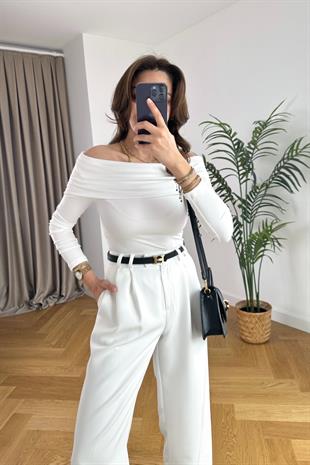Leyly Beyaz Madonna Yaka Bodysuit