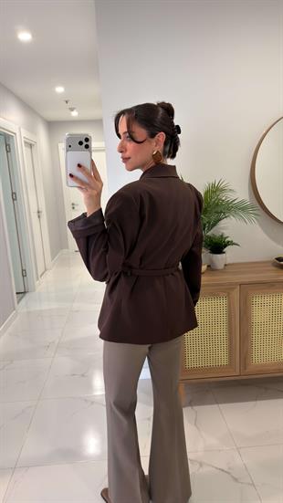 Farrah Kahve Kemerli Blazer Ceket