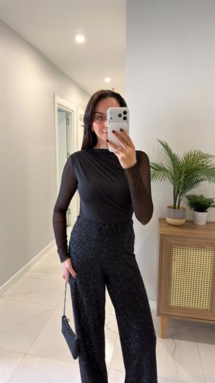 Fegora Siyah Drapeli Çıtçıtlı Tül Bluz