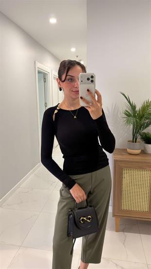 Ferasa Siyah Gold Toka Detaylı Bluz