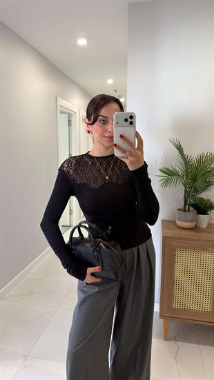 Firta Siyah Dantel Detaylı Bluz