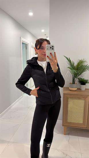 Gentras Siyah Kontras Detaylı Şişme Mont