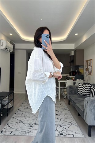 Beyaz Çizgili Gömlek