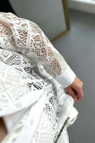 Beyaz Etnik Desen Dantel Gömlek