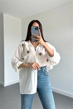 Beyaz İşlemeli Tasarım Gömlek