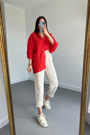 Kırmızı Çizgili Gömlek