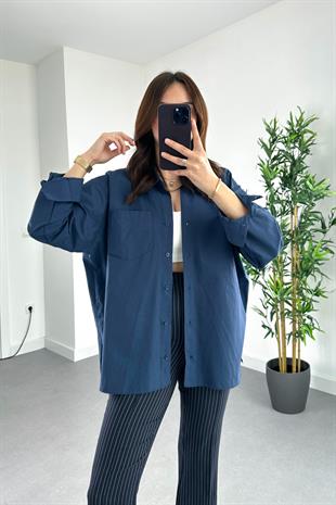 Lacivert Yırtmaç Detaylı Gömlek