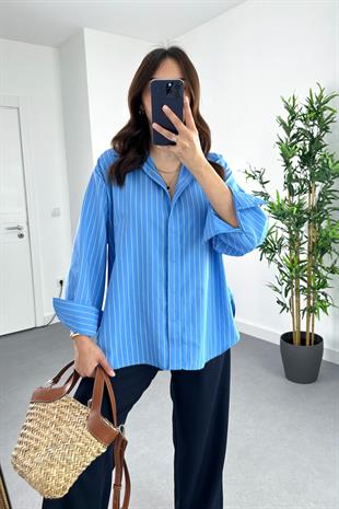 Mavi Beyaz Çizgili Gizli Düğme Detaylı Gömlek