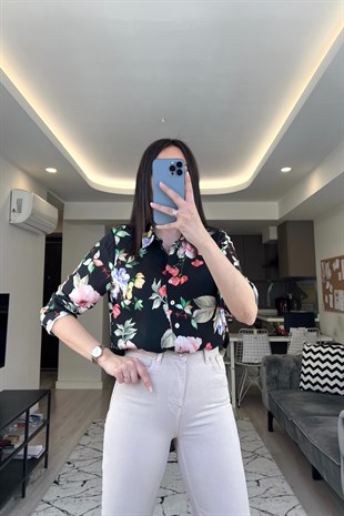 Siyah Çiçek Desenli Gömlek