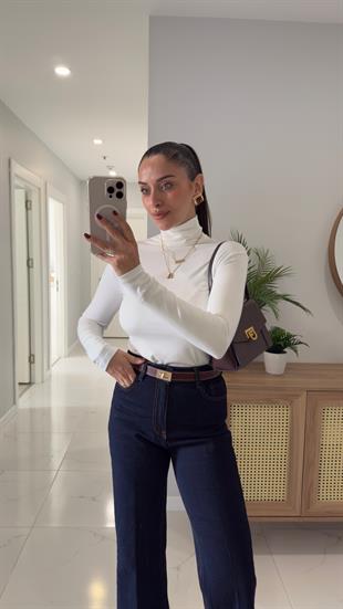 Gunwi Açık Ekru Boğazlı Uzun Kol Bluz