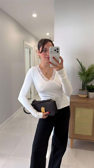 Hefta Beyaz Dantel Detaylı Bluz