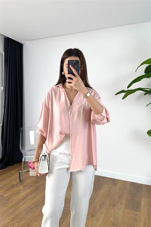 Hensi Pembe Çizgili V Yaka Gömlek