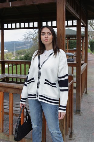 Lacivert Şeritli Beyaz Cepli Hırka