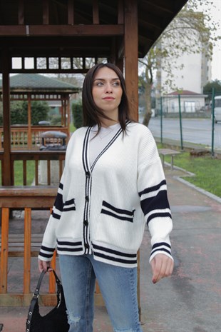 Lacivert Şeritli Beyaz Cepli Hırka
