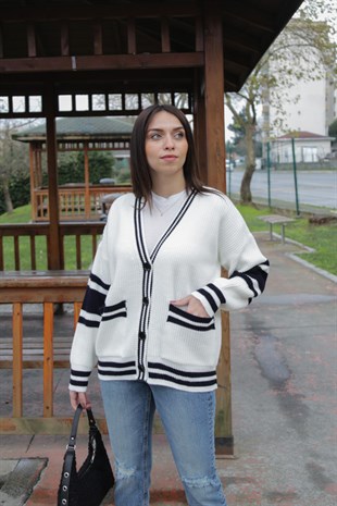 Lacivert Şeritli Beyaz Cepli Hırka