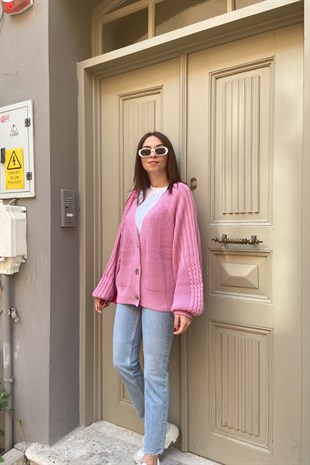 Pembe Düğmeli Hırka