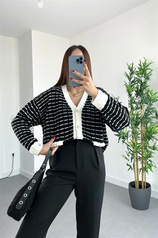 Pole Siyah Pirinç Düğme Detaylı Süs Cepli Hırka