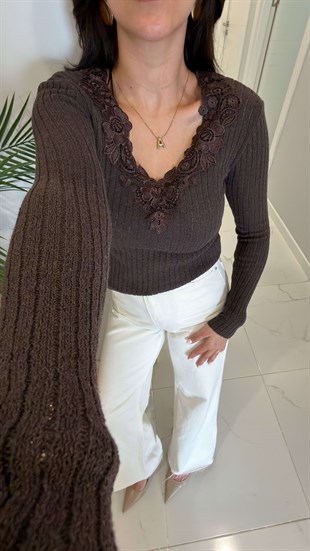 İsilla Kahve Dantelli Triko