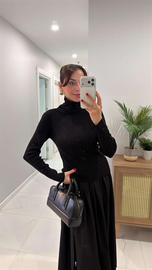 İY Netras Siyah Taşlı Triko