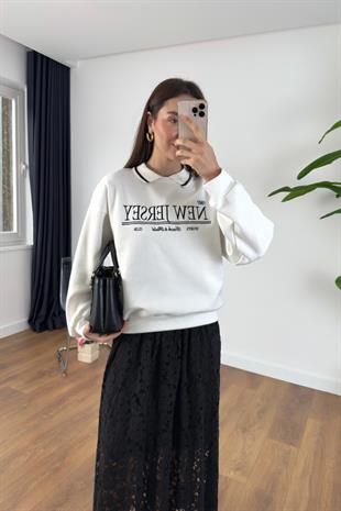 Jersey Beyaz Polo Yaka Yazı Detaylı Sweat