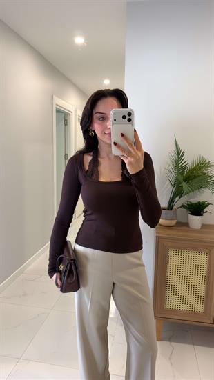 Jissa Kahve Boyundan Dantelli Bluz