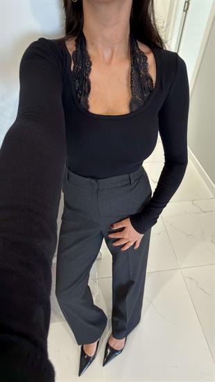 Jissa Siyah Boyundan Dantelli Bluz