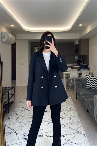 Siyah Kısa Düğmeli Kaşe Kaban