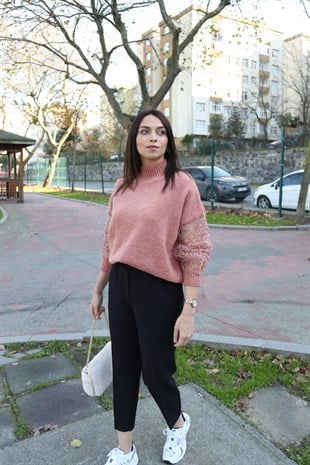 Pembe Tül Detaylı Kazak