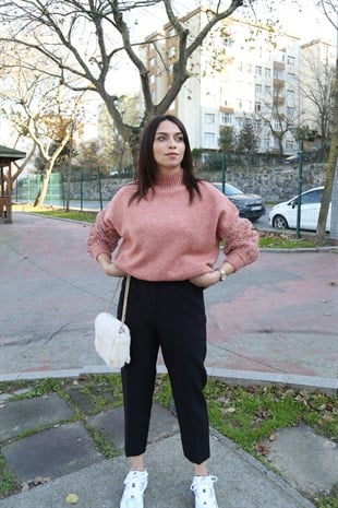 Pembe Tül Detaylı Kazak